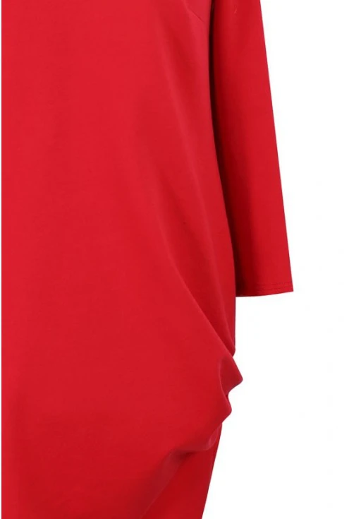 Czerwona sukienka z marszczeniami na boku – CLARA