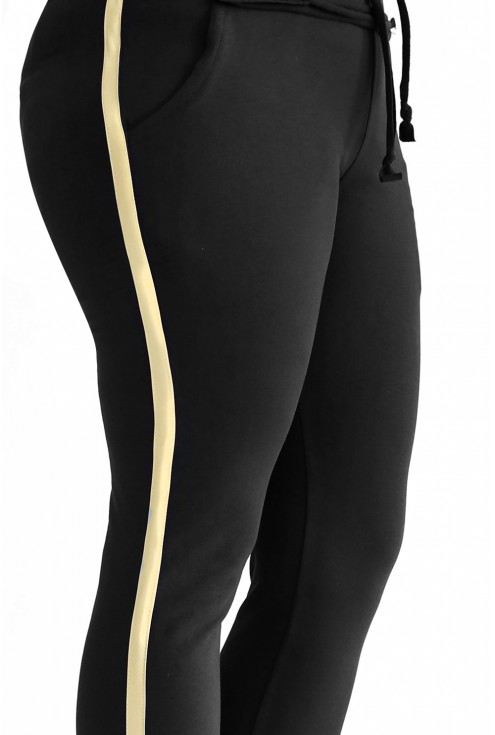 Czarne spodnie dresowe ze złotym lampasem - AGNES
