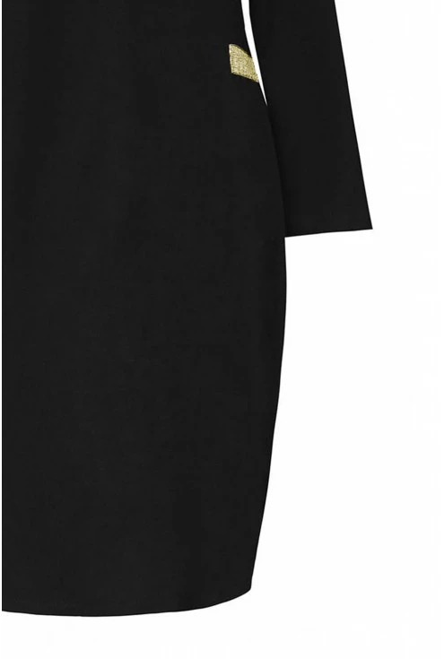 detal czarnej sukienki dresowej
