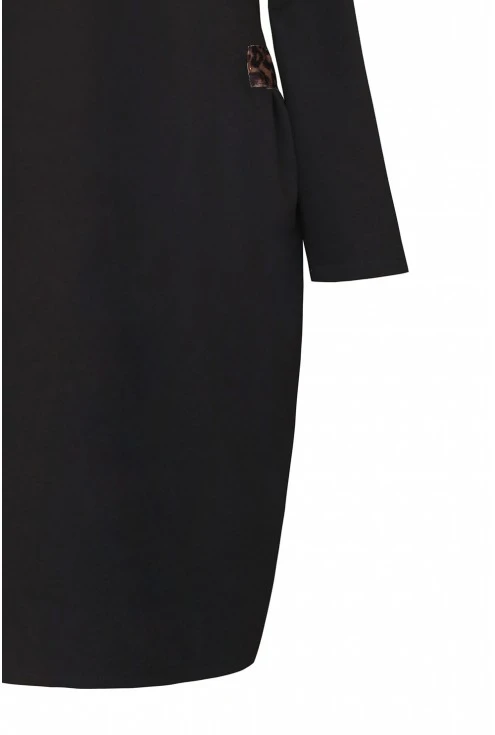 Czarna sukienka z dekoltem w panterkę - MADELINE