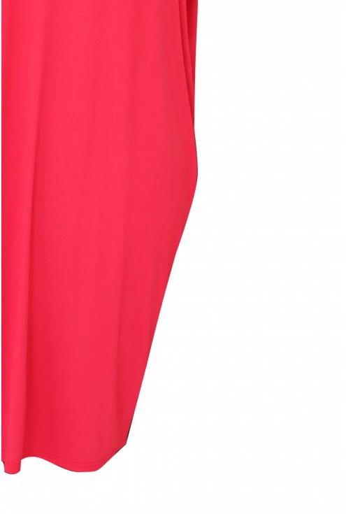 detal różowej sukienki oversize