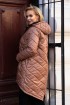 Karmelowa długa kurtka pikowana z kapturem - JENNA