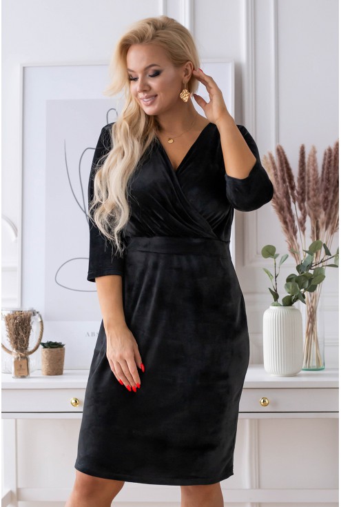 czarna welurowa sukienka plus size