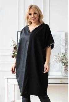 Czarna tunika-sukienka z eko skórą i ozdobną taśmą przy rękawach - VESTI