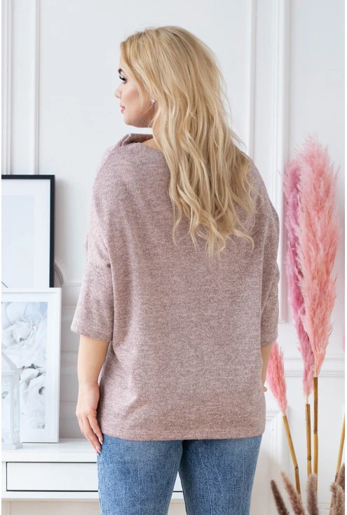 luźny pudrowo-różowy sweter plus size