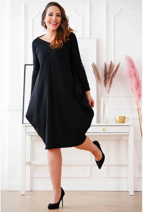 czarna sukienka z wiązaniem oversize