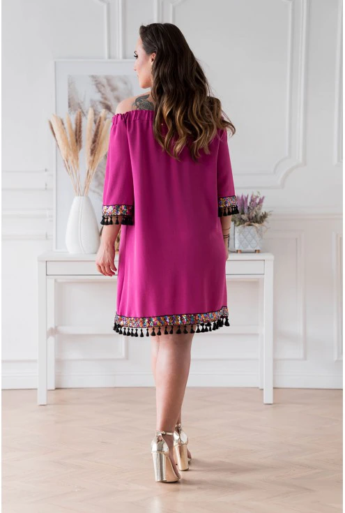 Amarantowa sukienka hiszpanka z ozdobnymi taśmami plus size w XL-ka.pl