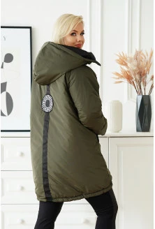 Oliwkowa długa kurtka jesienna - zimowa z ozdobną naszywką na plecach - Loris