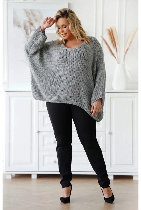 Szary sweter plus size