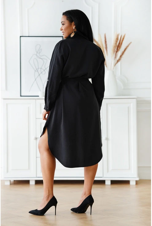 Czarna sukienka koszulowa z kieszonką i materiałowym paskiem - tył