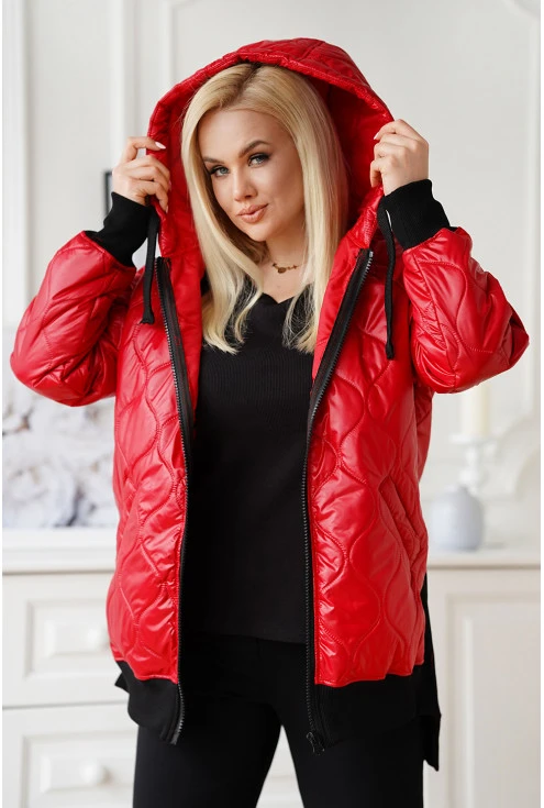 Czerwona pikowana kurtka przejściówka plus size z kapturem - Alvira