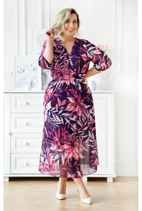 Fioletowa sukienka maxi z kopertowym dekoltem w różowe liście - xxl