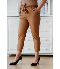 Karmelowe spodnie z eco skóry z kieszeniami i paskiem - Valentie