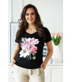 Czarny t-shirt plus size z krótkim rękawem - wzór kwiaty magnolii - SASHA