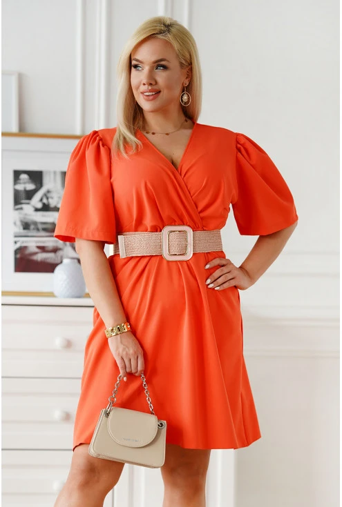 pomarańczowa rozkloszowana sukienka plus size z kopertowym dekoltem