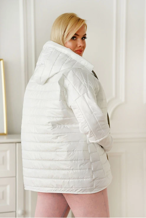 biała pikowana kurtka duże rozmiar