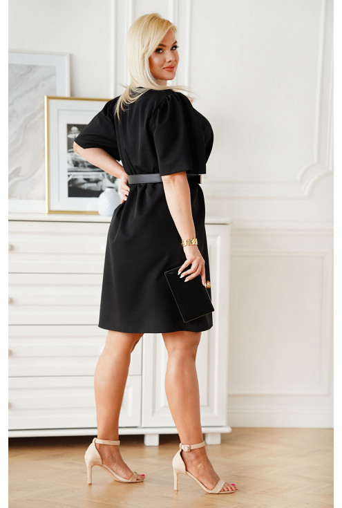 czarna sukienka o długości mini