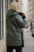 Oliwkowa długa wiosenna pikowana kurtka z kapturem - Kaila