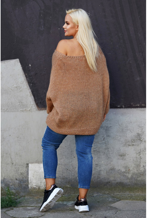wygodny sweter w kolorze karmelowym plus size