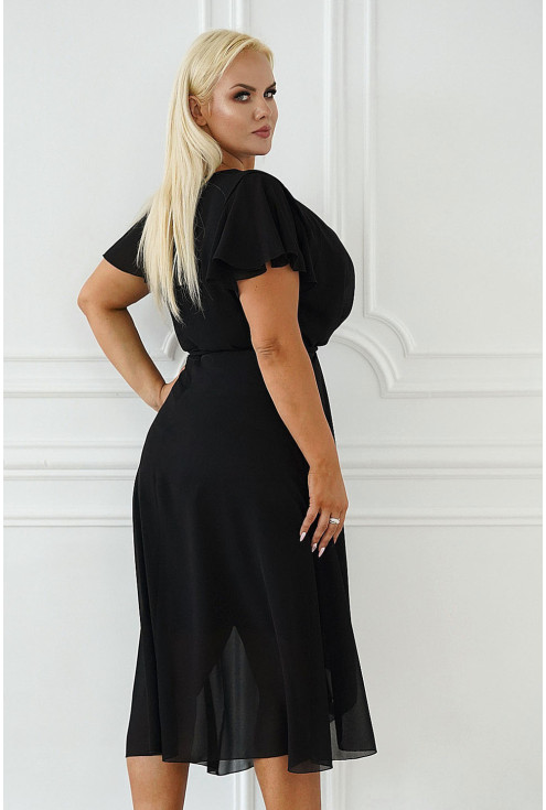 Tył eleganckiej czarnej szyfonowej sukienki plus size xxl