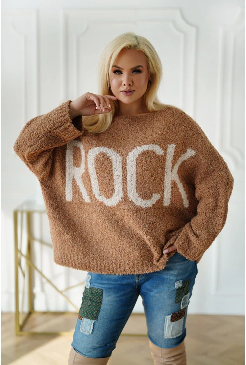 Karmelowy sweter z beżowym napisem plus size xxl