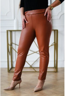 Karmelowe ocieplane spodnie z eco skóry z imitacją kieszeni - Beatrise