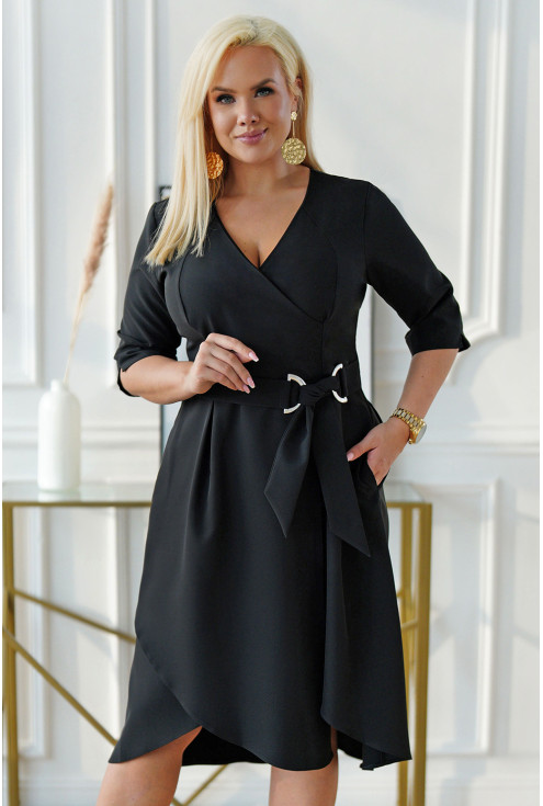 Elegancka czarna sukienka plus size