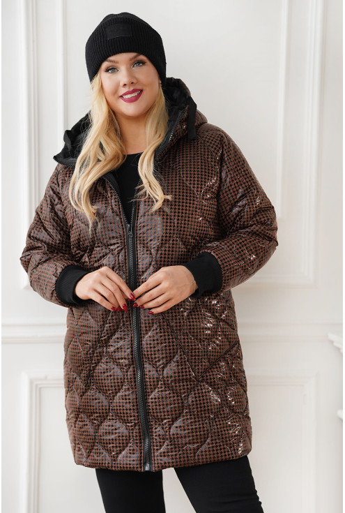 Brązowa długa pikowana kurtka zimowa w czarną pepitkę z kapturem - Giulia