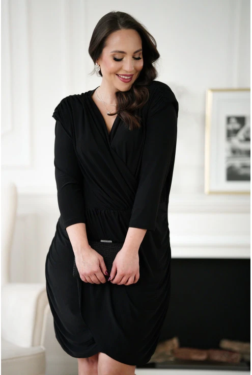 czarna szykowna sukienka dla kobiet plus size