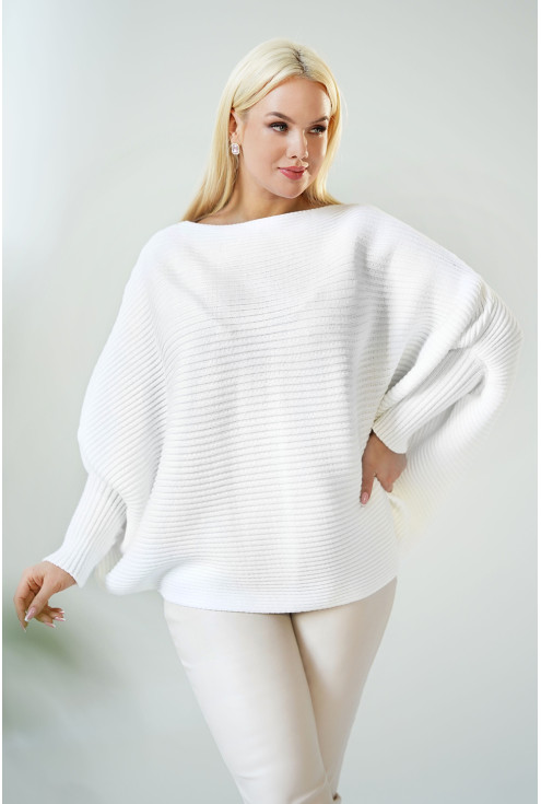 biały sweter damski plus size