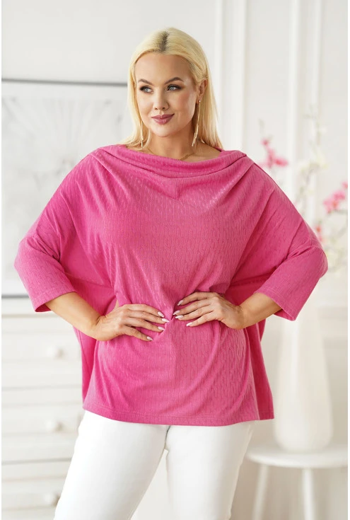 Luźny różowy sweterek z wytłaczanym wzorem i z rękawkiem 3/4 - Clarissa
