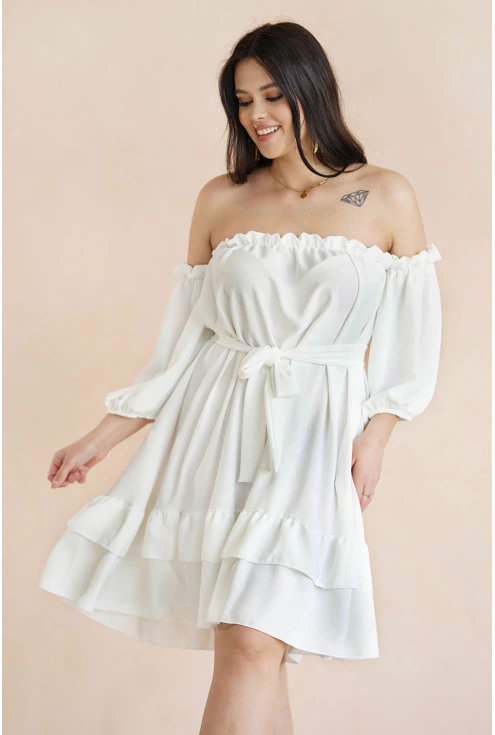 biała rozkloszowana sukienka plus size