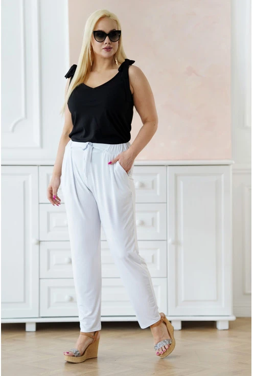 Białe wiskozowe spodnie z gumką i wiązaniem w pasie - Carlys - KORZYSTNA CENA
