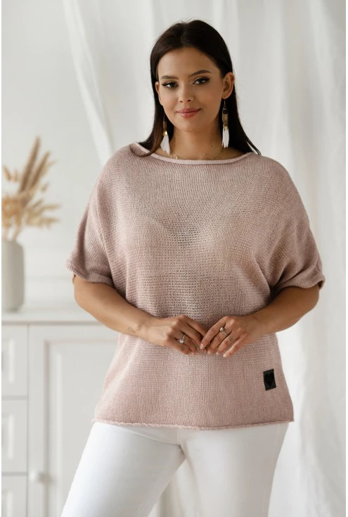 Brudno-różowy pleciony sweter oversize z krótkim rękawem i ozdobną naszywką - Juliane