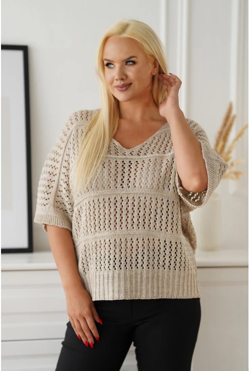 Beżowy sweterk plus size na co dzień