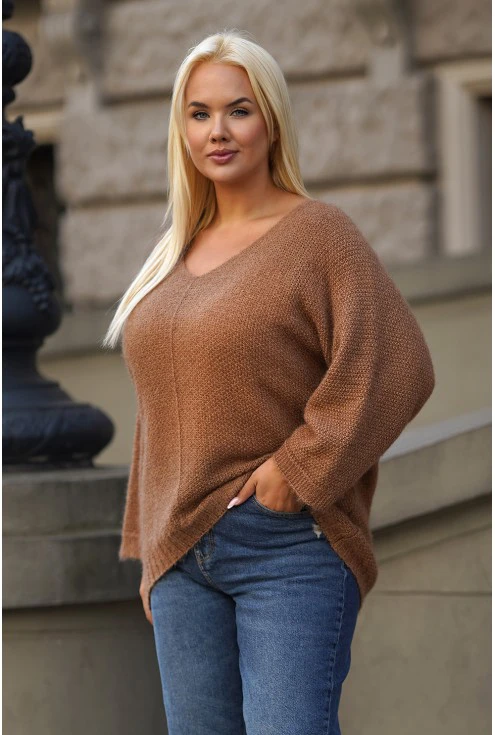 sweter plus size w karmelowym kolorze