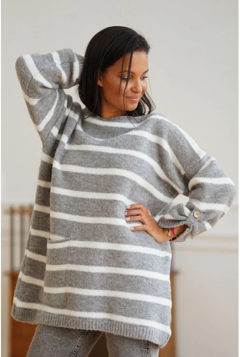 Szary sweter pasy duże rozmiary Monasou
