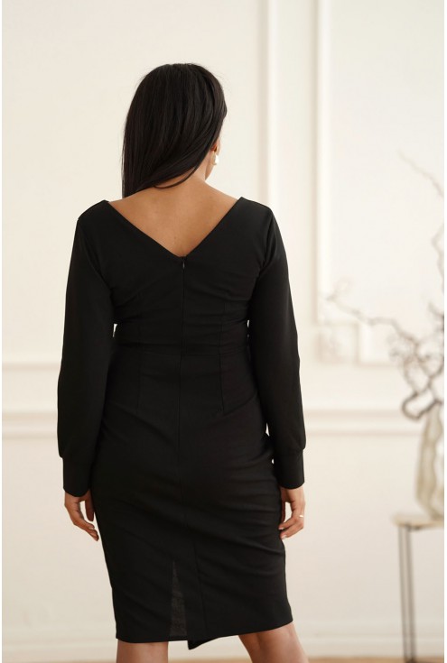 Czarna sukienka z długim rękawem plus size Monasou