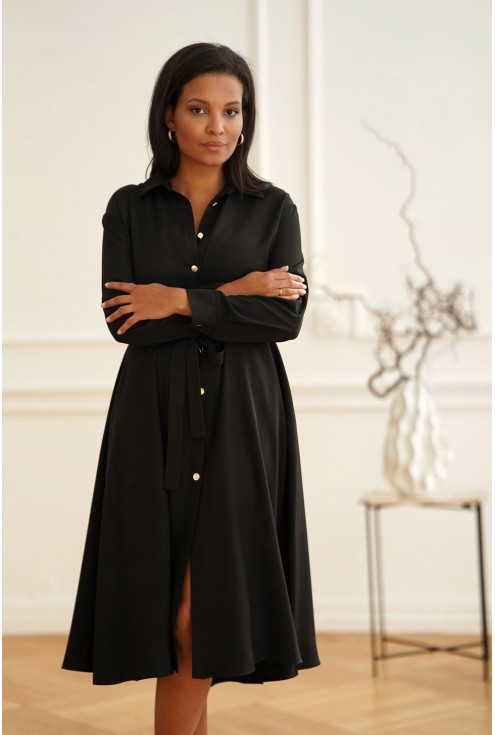Czarna sukienka z guzikami - Evienne monasou