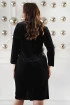 Czarna welurowa sukienka z marszczeniem w talii i kopertowym dekoltem - Zolin