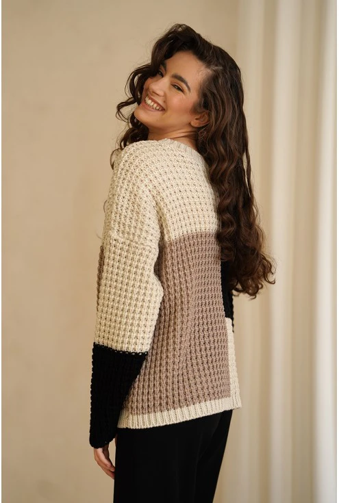Modny sweter beżowo-czarny Monaosu