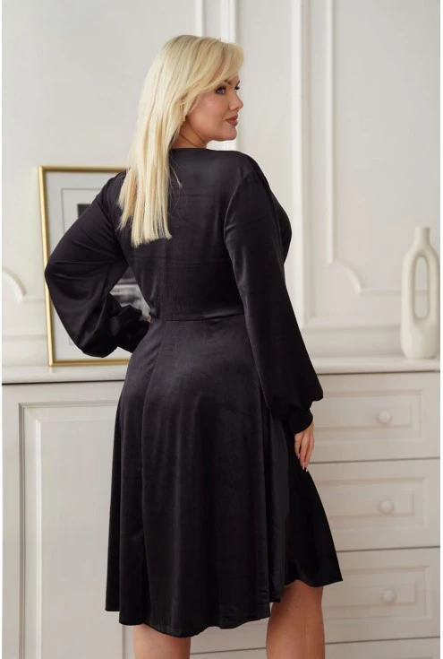 Czarna sukienka z kopertowym dekoltem Monasou xxl