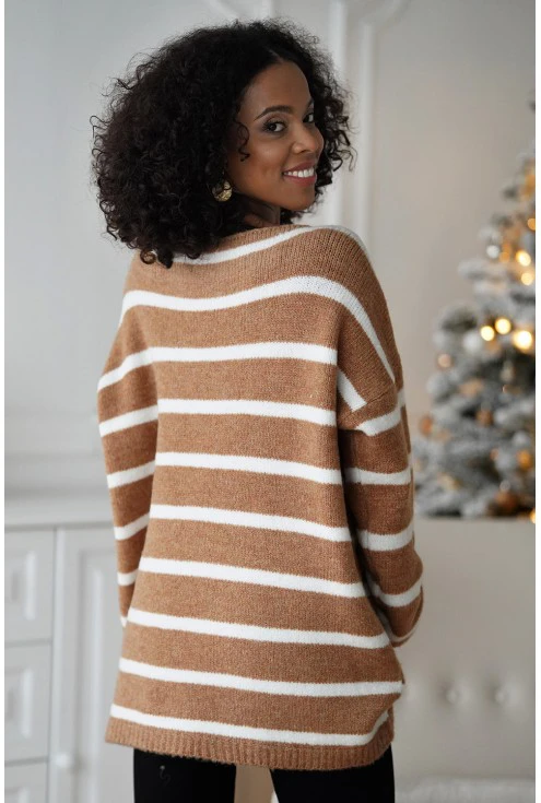Sweter w kolorze karmelowym w białe paski Monasou