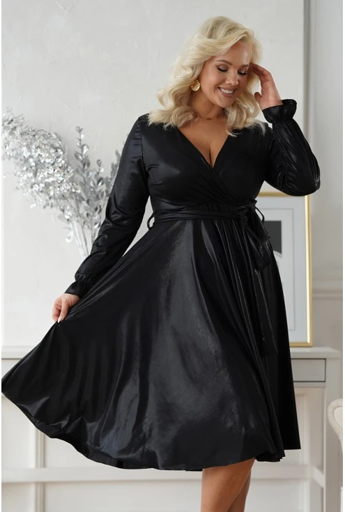 Rozkloszowana czarna sukienka xl z połyskiem Monasou