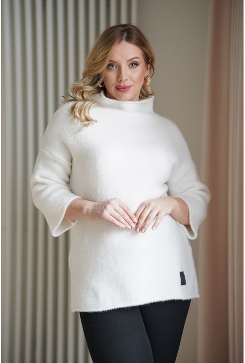 Biały ciepły sweter z półgolfem duże damskie rozmiary xxl xxxl monasou