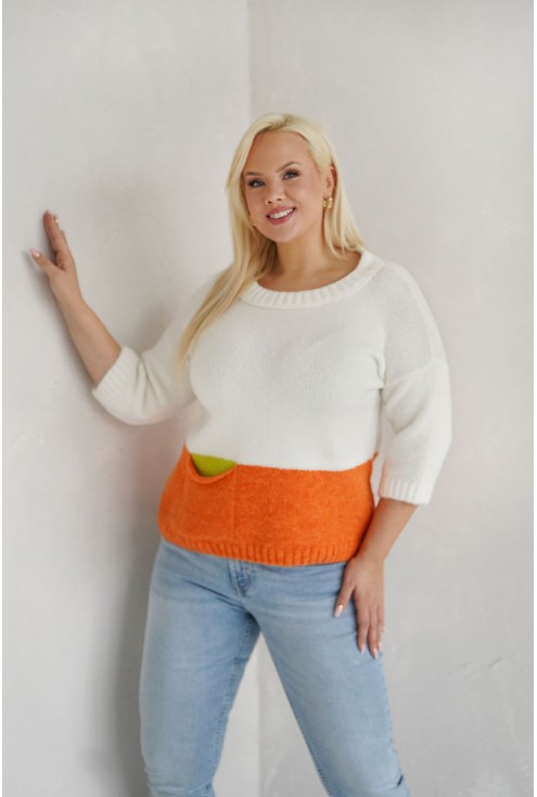 bialy sweter z pomaranczowym dolem duo monasou