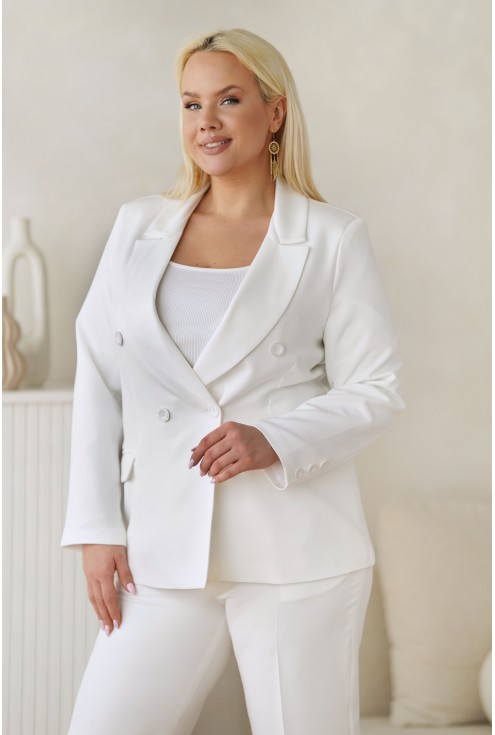 Biały garnitur z dwurzędową marynarką moda damska plus size Monasou.pl