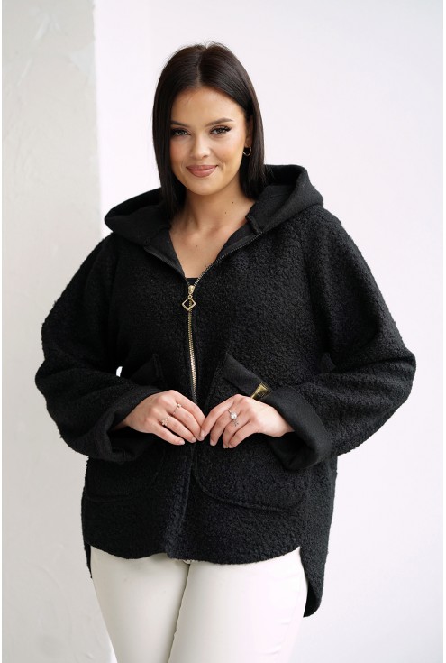 Krótka czarna damska kurtka z bukli plus size dla kobiet w sklepie Monasou.pl