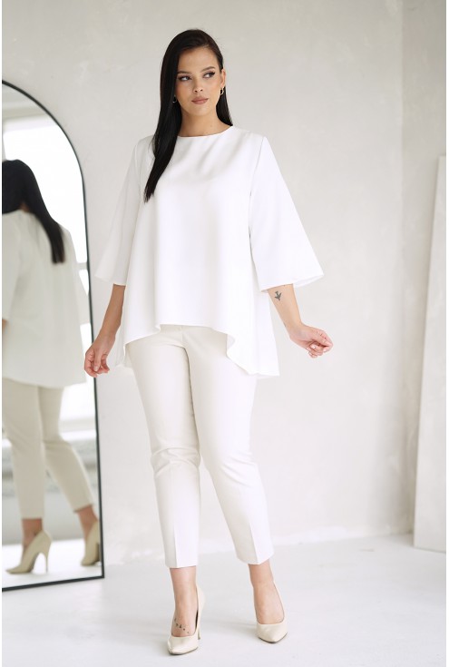 Biała elegancka rozkloszowana bluzka - SHAVON plus size monasou