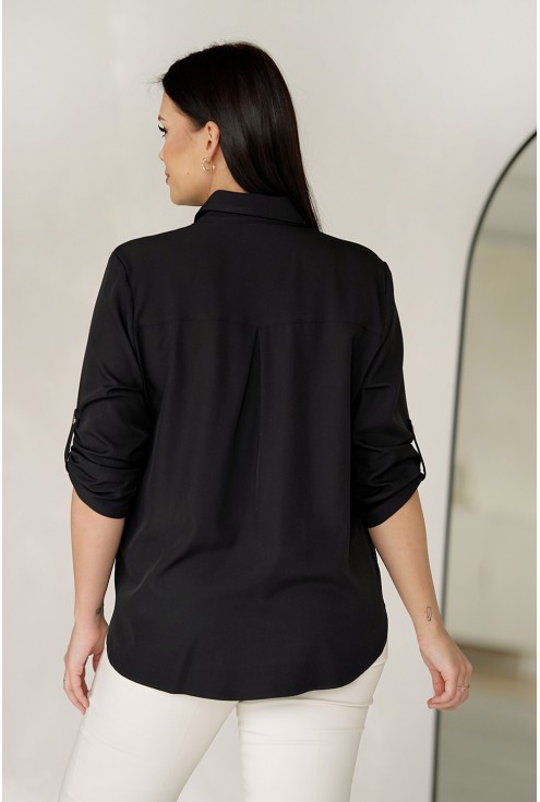 Tył czarnej eleganckiej koszuli do pracy plus size Monasou.pl